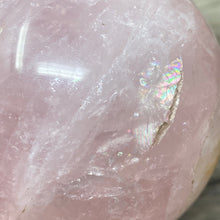 Bild in Galerie-Viewer laden, Rose Quartz Sphere #02 - 2.70" / 69mm