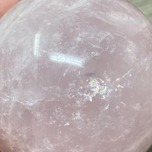 Bild in Galerie-Viewer laden, Rose Quartz Sphere #02 - 2.70" / 69mm