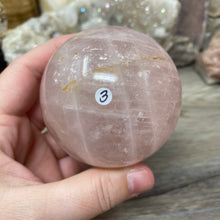 Bild in Galerie-Viewer laden, Rose Quartz Sphere #03 - 2.77" / 70mm