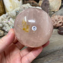 Bild in Galerie-Viewer laden, Rose Quartz Sphere #05 - 2.86" / 72mm