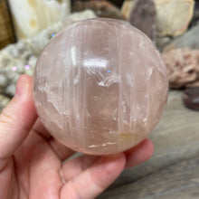 Bild in Galerie-Viewer laden, Rose Quartz Sphere #05 - 2.86" / 72mm