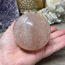 Bild in Galerie-Viewer laden, Rose Quartz Sphere #05 - 2.86" / 72mm