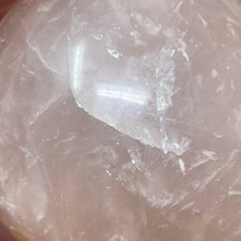 Bild in Galerie-Viewer laden, Rose Quartz Sphere #05 - 2.86" / 72mm