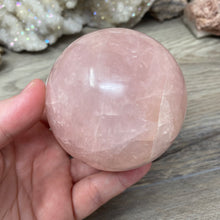 Bild in Galerie-Viewer laden, Rose Quartz Sphere #06 - 2.90" / 73mm