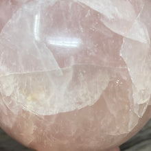 Bild in Galerie-Viewer laden, Rose Quartz Sphere #06 - 2.90" / 73mm