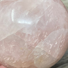 Bild in Galerie-Viewer laden, Rose Quartz Sphere #06 - 2.90" / 73mm