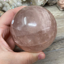 Bild in Galerie-Viewer laden, Rose Quartz Sphere #08 - 3.09" / 78mm