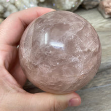 Bild in Galerie-Viewer laden, Rose Quartz Sphere #08 - 3.09" / 78mm