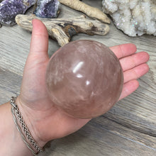 Bild in Galerie-Viewer laden, Rose Quartz Sphere #08 - 3.09" / 78mm