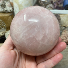 Bild in Galerie-Viewer laden, Rose Quartz Sphere #09 - 3.62" / 92mm