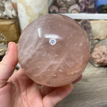 Bild in Galerie-Viewer laden, Rose Quartz Sphere #10 - 3.65" / 92mm