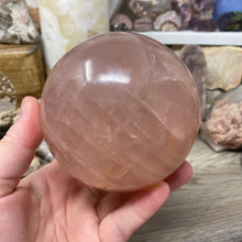 Bild in Galerie-Viewer laden, Rose Quartz Sphere #10 - 3.65" / 92mm