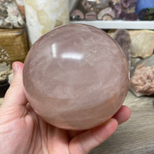 Bild in Galerie-Viewer laden, Rose Quartz Sphere #10 - 3.65" / 92mm