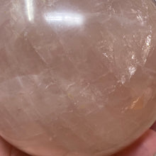 Bild in Galerie-Viewer laden, Rose Quartz Sphere #10 - 3.65" / 92mm