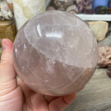 Bild in Galerie-Viewer laden, Rose Quartz Sphere #11 - 3.68" / 93mm