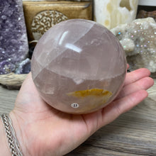 Bild in Galerie-Viewer laden, Rose Quartz Sphere #11 - 3.68" / 93mm