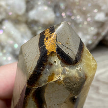 Load image into Gallery viewer, Septarian Double Point #04 - 4.88"/124mm