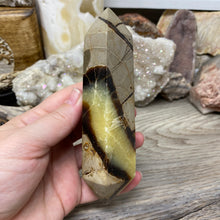 Load image into Gallery viewer, Septarian Double Point #07 - 5.52"/141mm