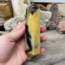 Bild in Galerie-Viewer laden, Septarian Double Point #08 - 5.47"/139mm