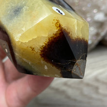 Bild in Galerie-Viewer laden, Septarian Double Point #08 - 5.47"/139mm