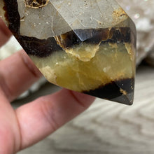 Bild in Galerie-Viewer laden, Septarian Double Point #08 - 5.47"/139mm