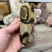 Bild in Galerie-Viewer laden, Septarian Double Point #09 - 5.37"/136mm