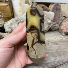 Bild in Galerie-Viewer laden, Septarian Double Point #09 - 5.37"/136mm