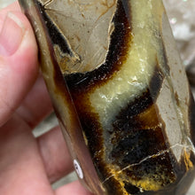 Bild in Galerie-Viewer laden, Septarian Double Point #09 - 5.37"/136mm