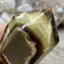 Bild in Galerie-Viewer laden, Septarian Double Point #09 - 5.37"/136mm