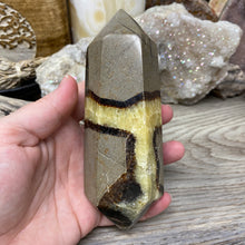 Bild in Galerie-Viewer laden, Septarian Double Point #11 - 5.50"/139mm