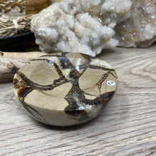 Load image into Gallery viewer, Septarian Bowl #02 - 3.35" x 1.24"