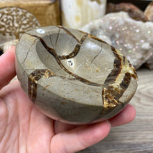 Load image into Gallery viewer, Septarian Bowl #07 - 3.57" x 1.31"