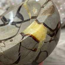Load image into Gallery viewer, Septarian Bowl #08 - 3.43" x 1.38"
