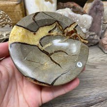 Load image into Gallery viewer, Septarian Bowl #09 - 3.90" x 1.30"