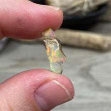 Bild in Galerie-Viewer laden, Welo Ethiopian Opal Small Rough Set #02