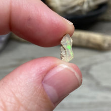 Bild in Galerie-Viewer laden, Welo Ethiopian Opal Small Rough Set #02