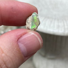 Bild in Galerie-Viewer laden, Welo Ethiopian Opal Small Rough Set #03