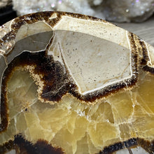 Load image into Gallery viewer, Septarian Large Bowl