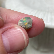 Bild in Galerie-Viewer laden, Welo Ethiopian Opal Small Rough Set #03