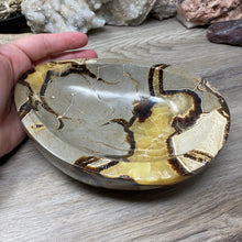 Load image into Gallery viewer, Septarian Large Bowl