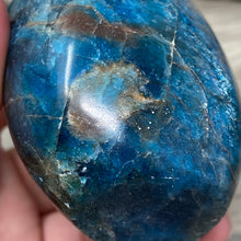 Bild in Galerie-Viewer laden, Blue Apatite Freeform #04