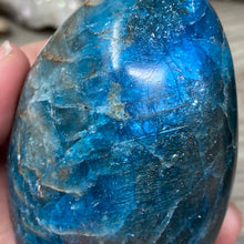 Bild in Galerie-Viewer laden, Blue Apatite Freeform #04