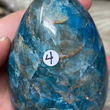 Bild in Galerie-Viewer laden, Blue Apatite Freeform #04