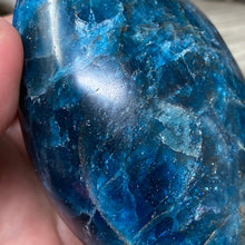Bild in Galerie-Viewer laden, Blue Apatite Freeform #04