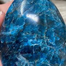 Bild in Galerie-Viewer laden, Blue Apatite Freeform #04