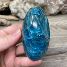 Bild in Galerie-Viewer laden, Blue Apatite Freeform #05