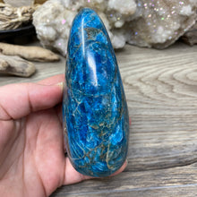 Bild in Galerie-Viewer laden, Blue Apatite Freeform #07