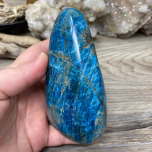 Bild in Galerie-Viewer laden, Blue Apatite Freeform #07