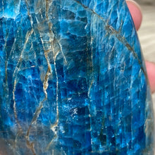 Bild in Galerie-Viewer laden, Blue Apatite Freeform #07