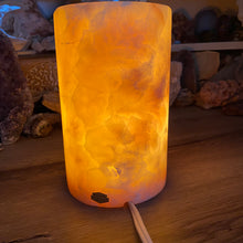 Bild in Galerie-Viewer laden, Onyx 7" Cylinder Lamp from Mexico